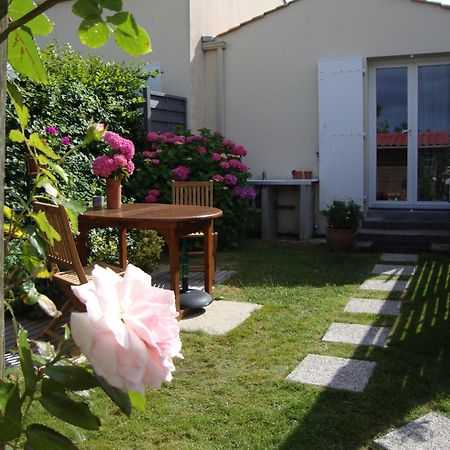STUDIO indépendant DRAPS fournis VRAI lit WIFI vélos 700m OCEAN Bretignolles-sur-Mer Extérieur photo
