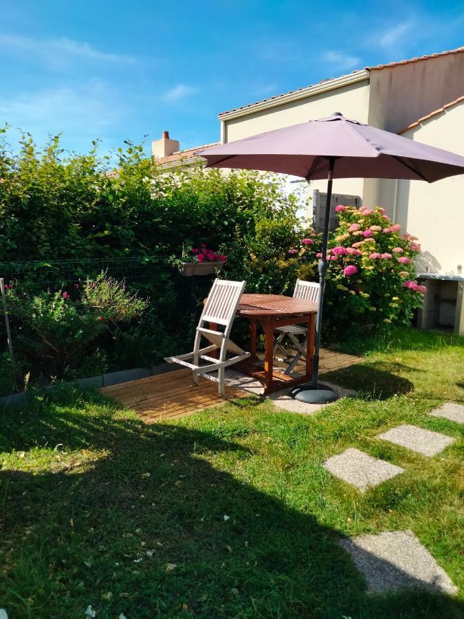 STUDIO indépendant DRAPS fournis VRAI lit WIFI vélos 700m OCEAN Bretignolles-sur-Mer Extérieur photo